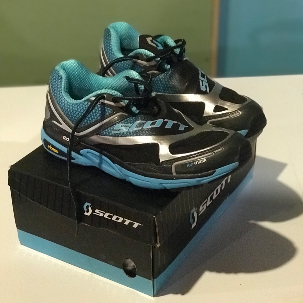 Scott brand running sneaker